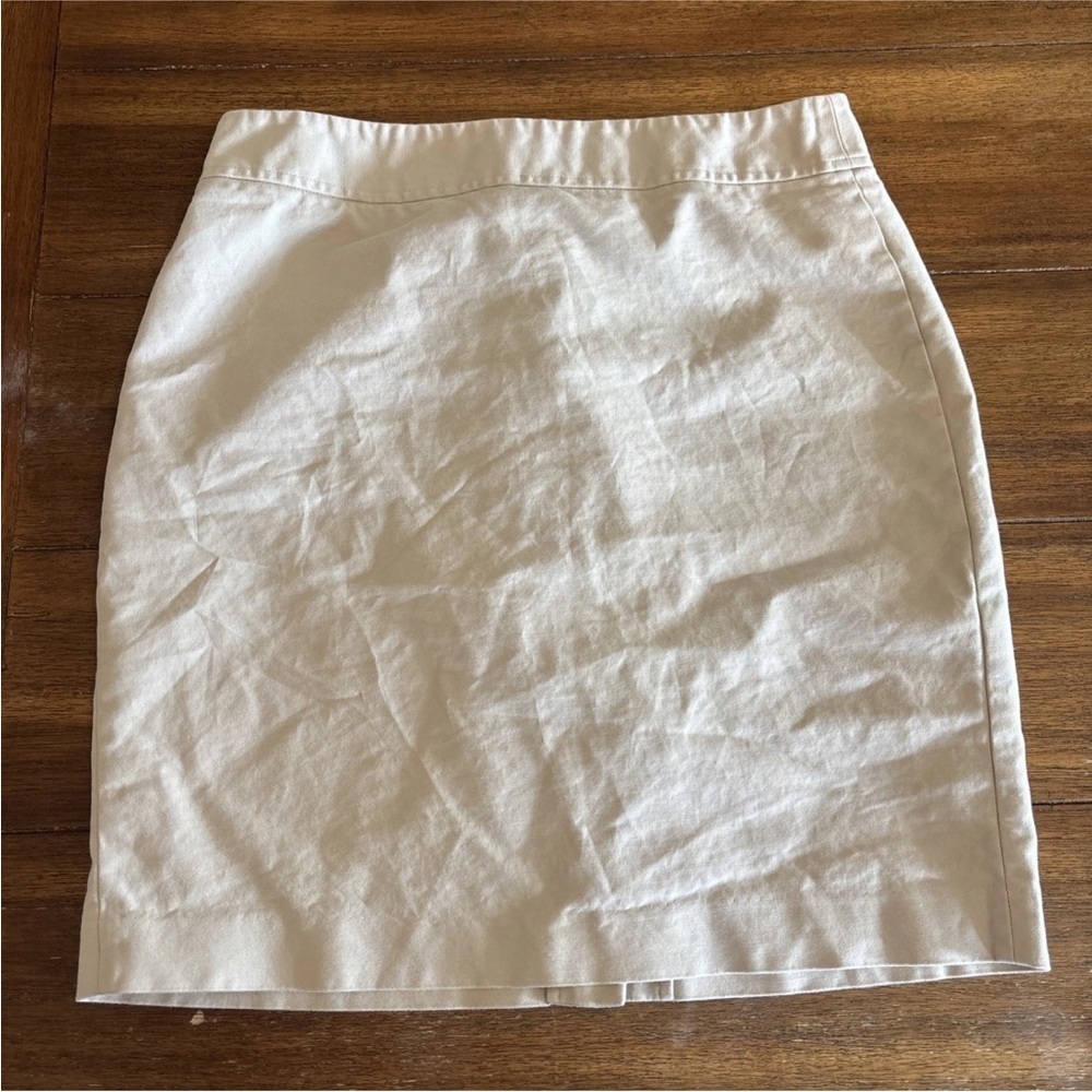 Banana Republic Pencil Skirt Khaki Size 8 Back Zipped Back Slit Knee Length